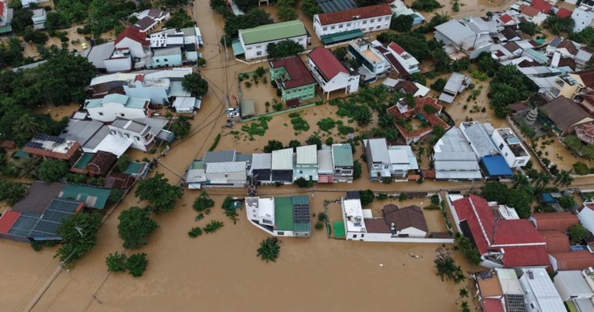 Các bộ, ngành và địa phương liên quan nhanh chóng thống kê, rà soát và báo cáo thiệt hại nhà ở của người dân sau mưa lũ lịch sử tại Nam Trung Bộ, nhằm bảo đảm hỗ trợ khẩn cấp và khôi phục chỗ ở trước Tết Nguyên đán 2026.