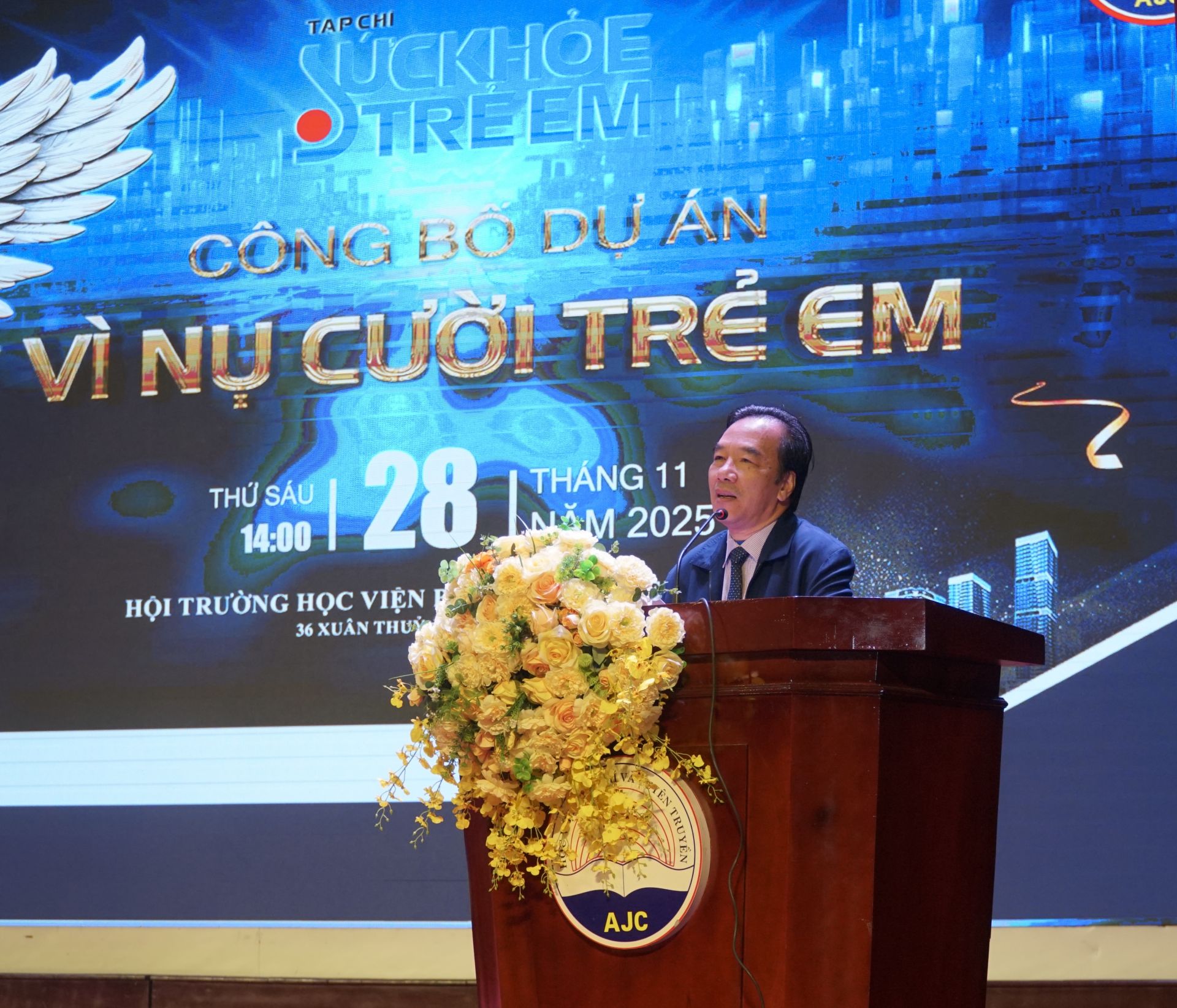 Ông Ngô Sách Thực phát biểu tại chương trình.