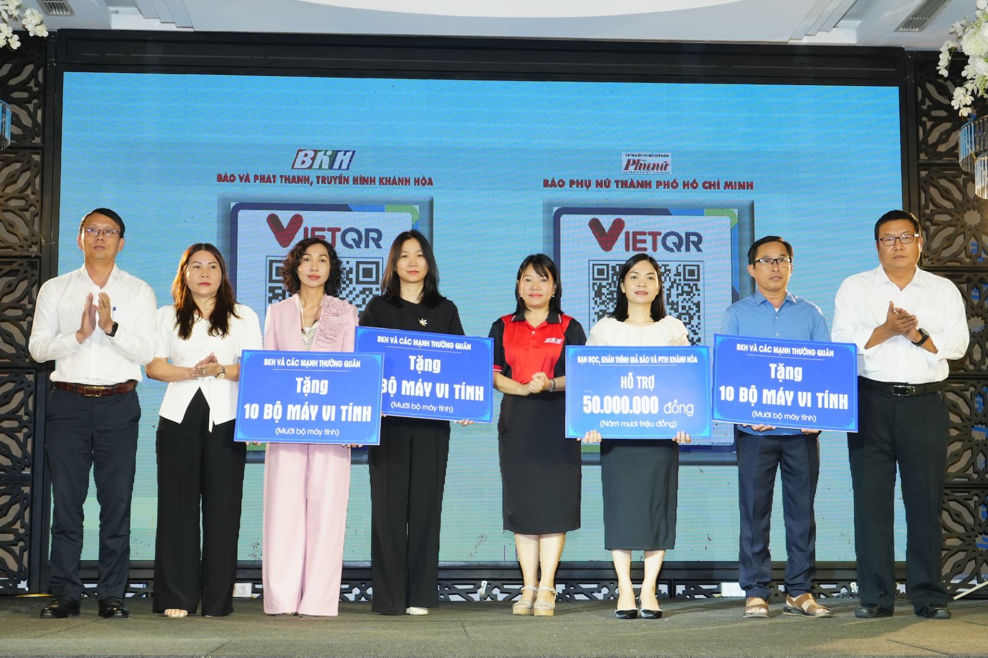 Các nhà hảo tâm ủng hộ tại chương trình.