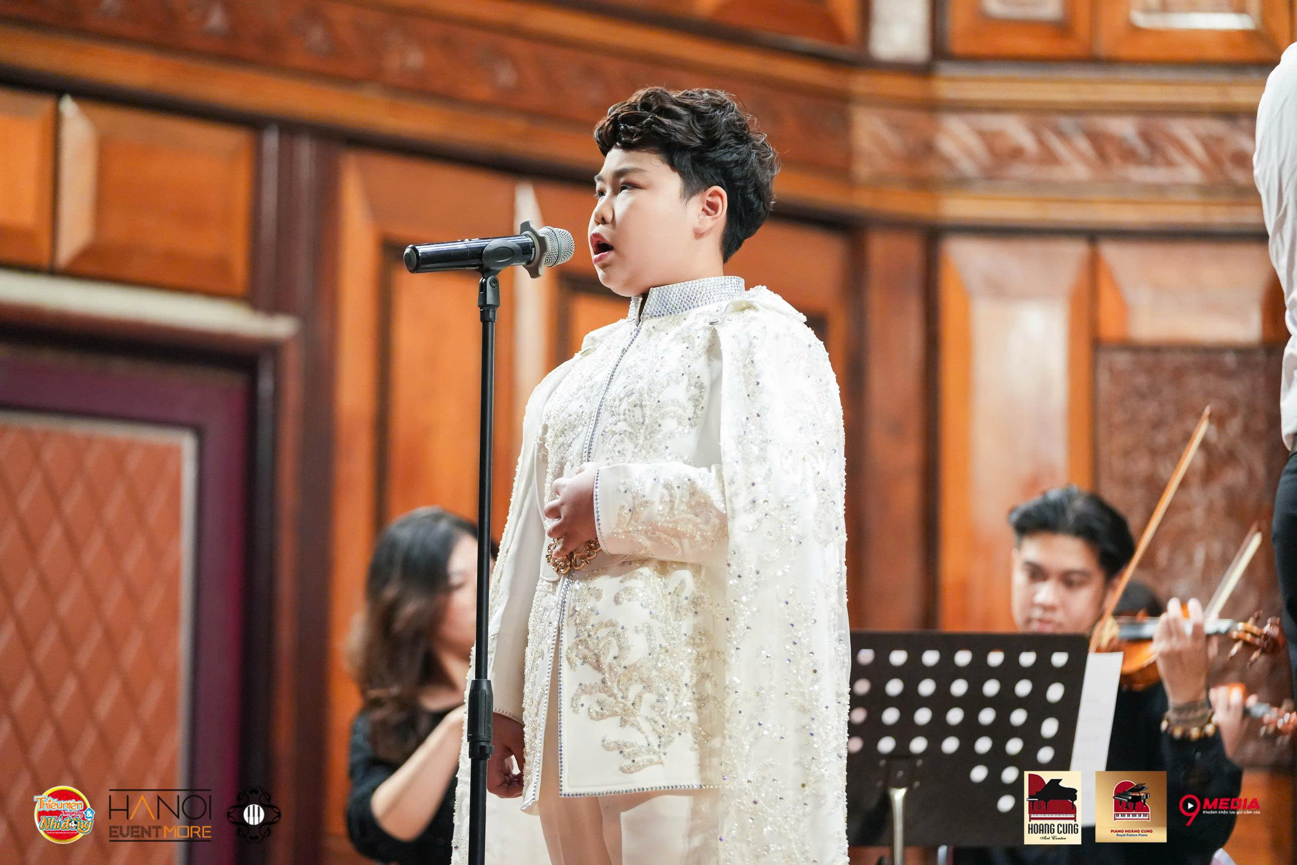 Ca sĩ nhí Dương Đức Hải thăng hoa cùng âm nhạc.