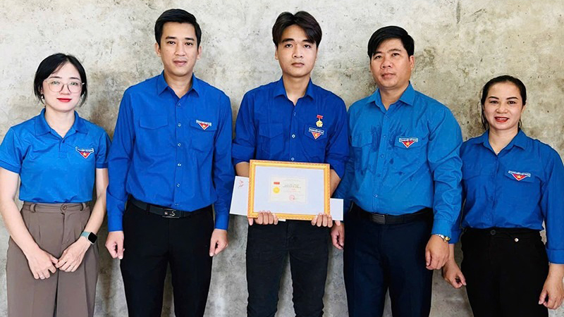 Đảng và Nhà nước trong công tác biểu dương người dũng cảm cứu người bị nạn