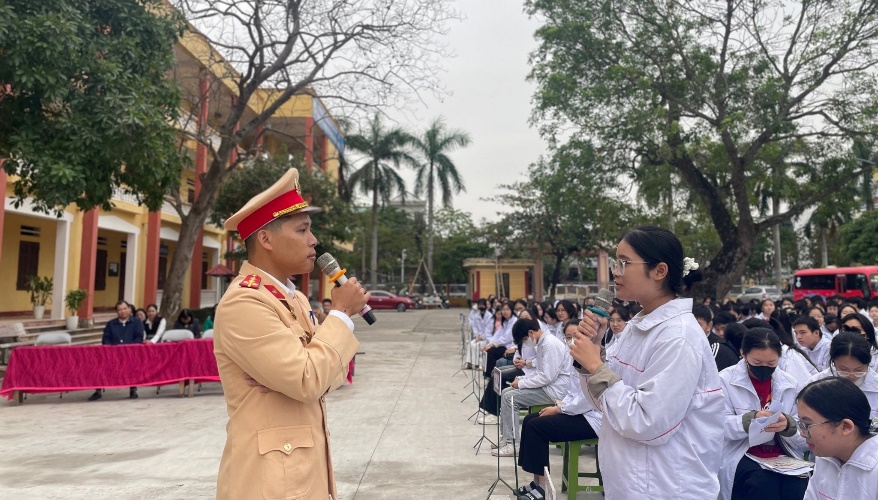 Giáo dục về ATGT cho học sinh cần có sự phối hợp liên ngành.