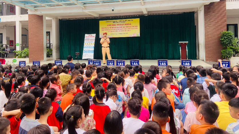 An toàn giao thông trong học đường: Phối hợp liên ngành để dạy luật và kỹ năng cho trẻ em