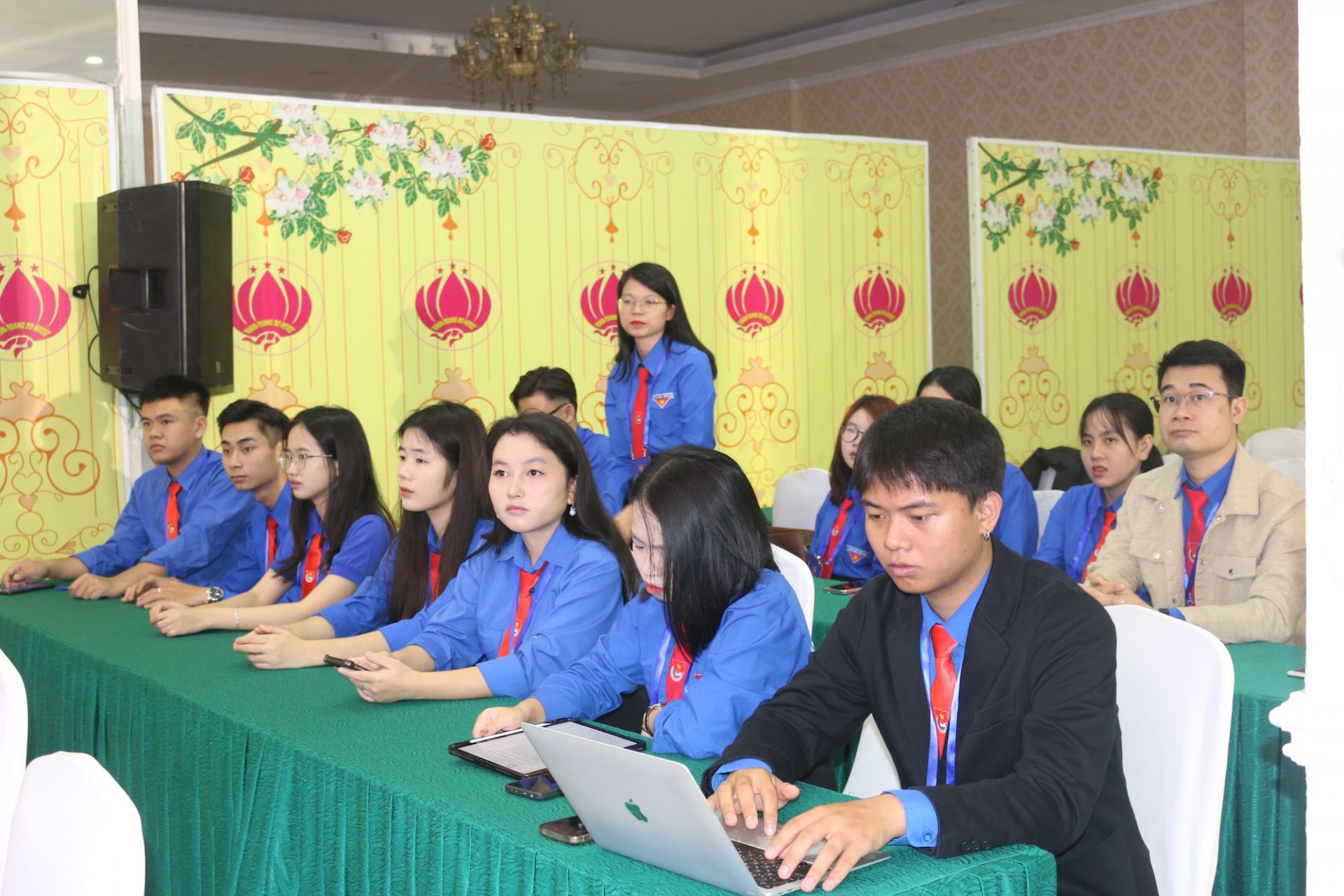 Các đại biểu đóng góp ý kiến tại Đại hội.