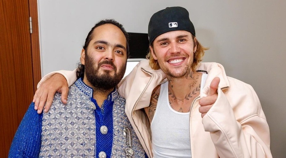 Nam ca sĩ lập kỷ lục thế giới cát-xê cao nhất