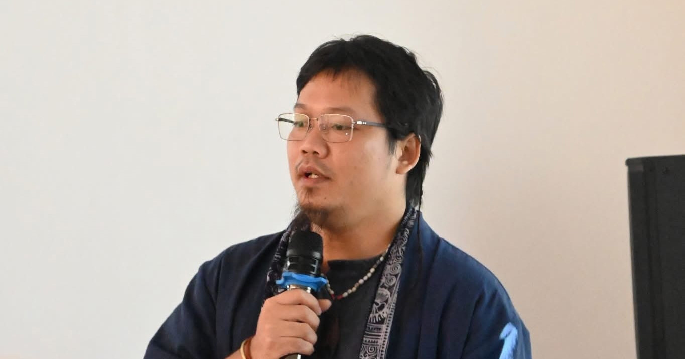 Ông Hoàng Hoa Trung.