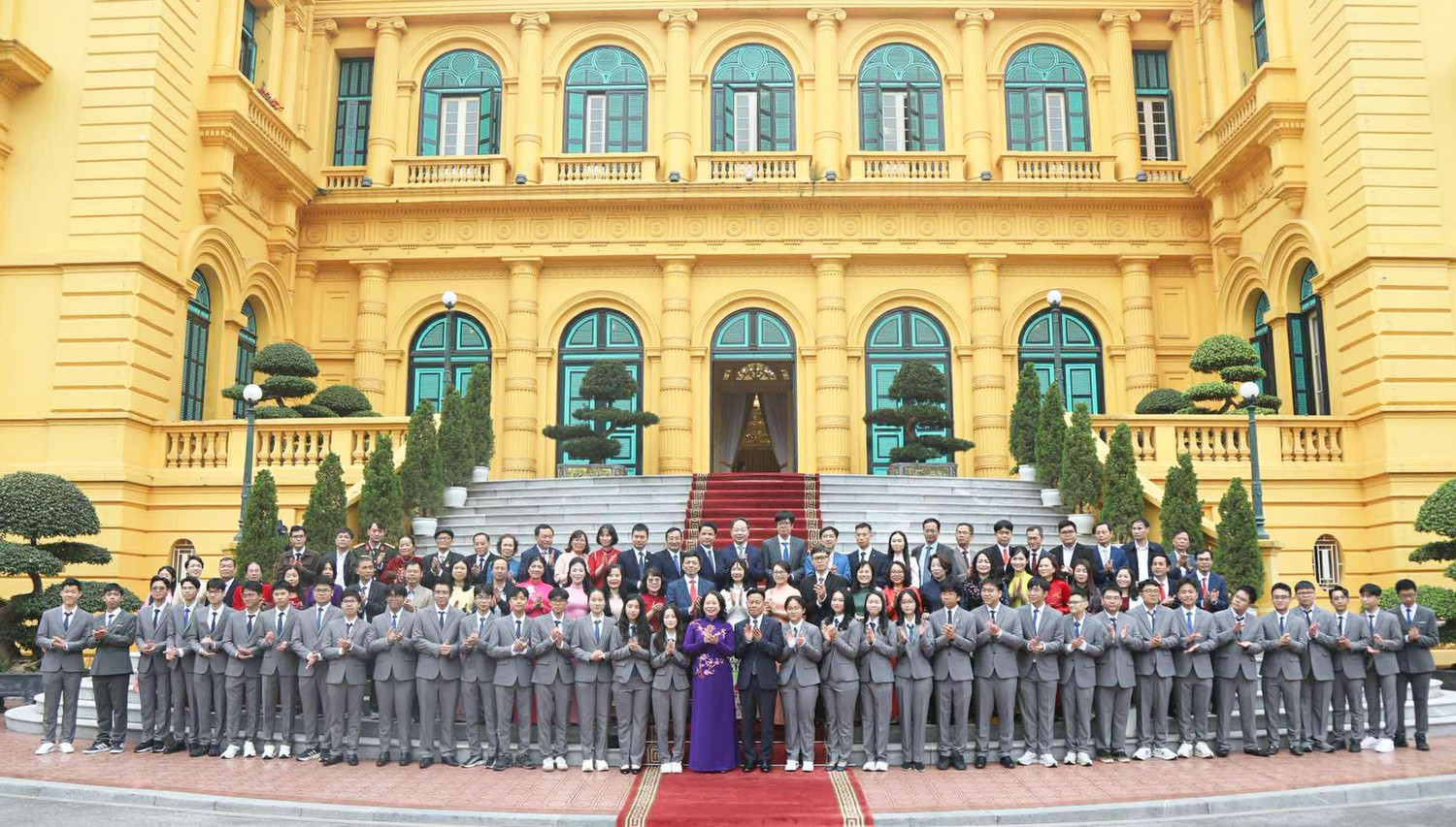 Gặp mặt, tuyên dương học sinh đoạt giải Olympic và KHKT quốc tế năm 2025