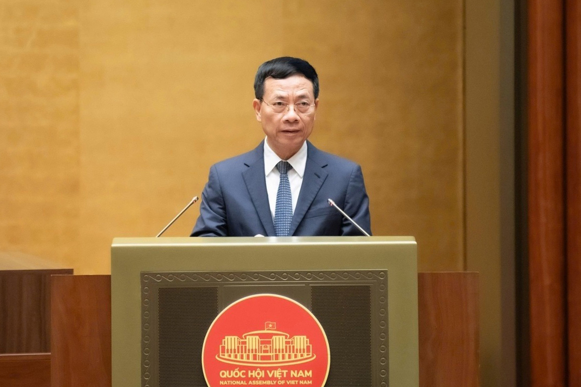 Bộ trưởng Khoa học v&agrave; C&ocirc;ng nghệ Nguyễn Mạnh H&ugrave;ng.