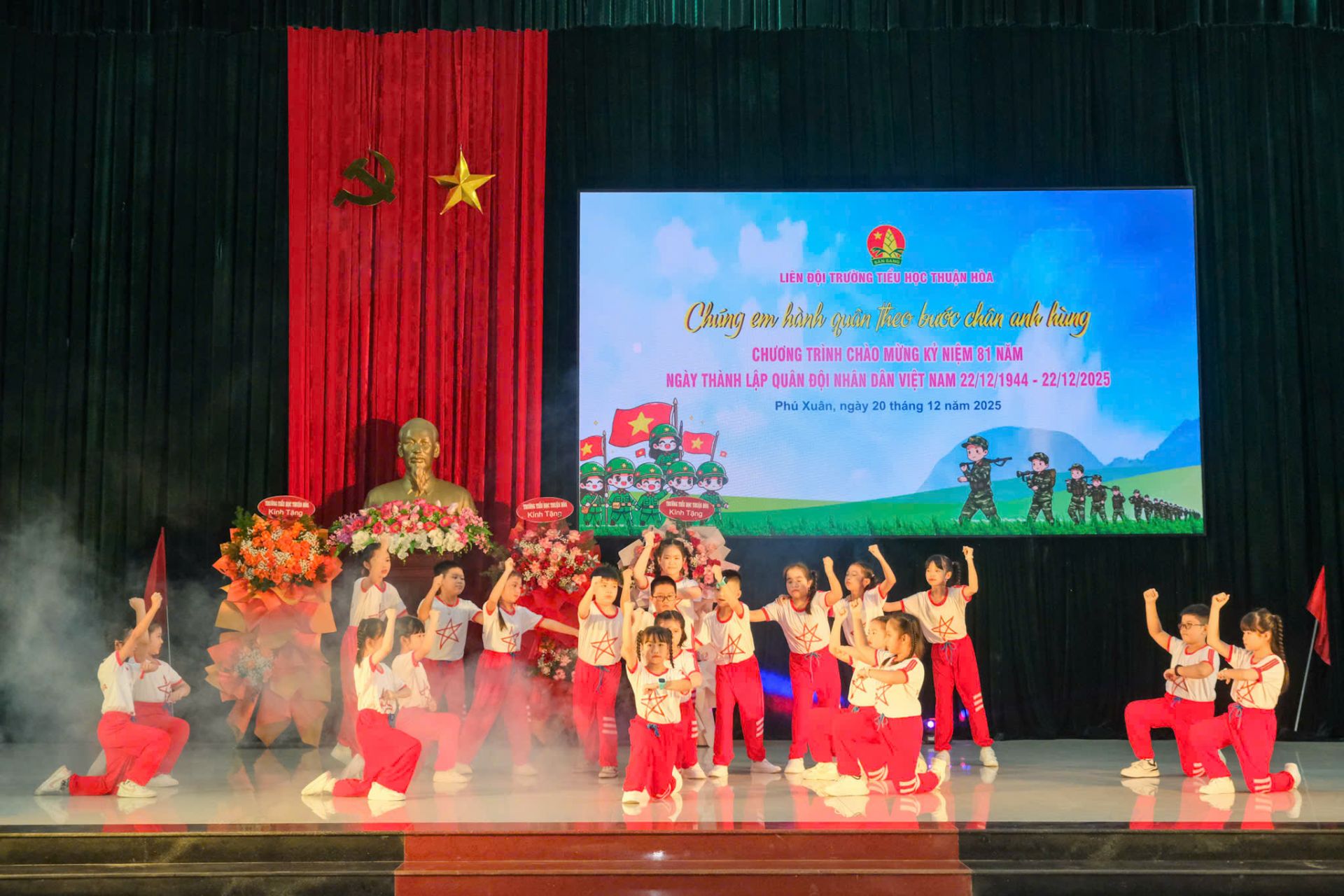 Những giai điệu h&agrave;o h&ugrave;ng, tươi trẻ đ&atilde; lan tỏa mạnh mẽ tinh thần y&ecirc;u nước, kh&aacute;t vọng cống hiến v&agrave; niềm tin v&agrave;o thế hệ măng non h&ocirc;m nay.