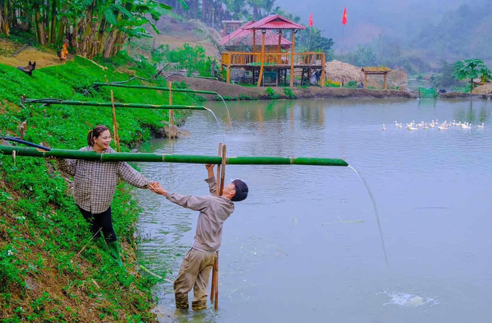 Những h&igrave;nh ảnh đẹp về n&ocirc;ng th&ocirc;n, sản phẩm từ n&ocirc;ng trại được anh S&aacute;ng giới thiệu tr&ecirc;n c&aacute;c k&ecirc;nh mạng x&atilde; hội.