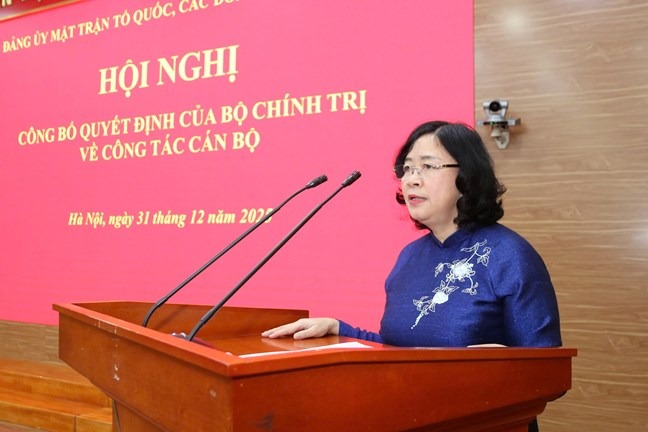 B&agrave; B&ugrave;i Thị Minh Ho&agrave;i - Ủy vi&ecirc;n Bộ Ch&iacute;nh trị, B&iacute; thư Trung ương Đảng, B&iacute; thư Đảng ủy MTTQ, c&aacute;c đo&agrave;n thể Trung ương, Chủ tịch Ủy ban Trung ương MTTQ Việt Nam ph&aacute;t biểu tại Hội nghị