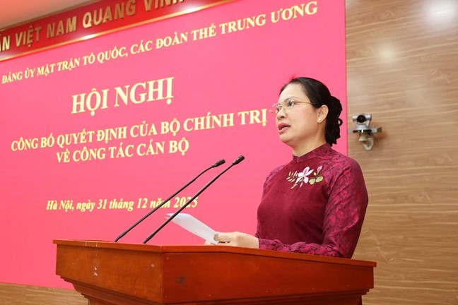 B&agrave; H&agrave; Thị Nga ph&aacute;t biểu nhận nhiệm vụ.