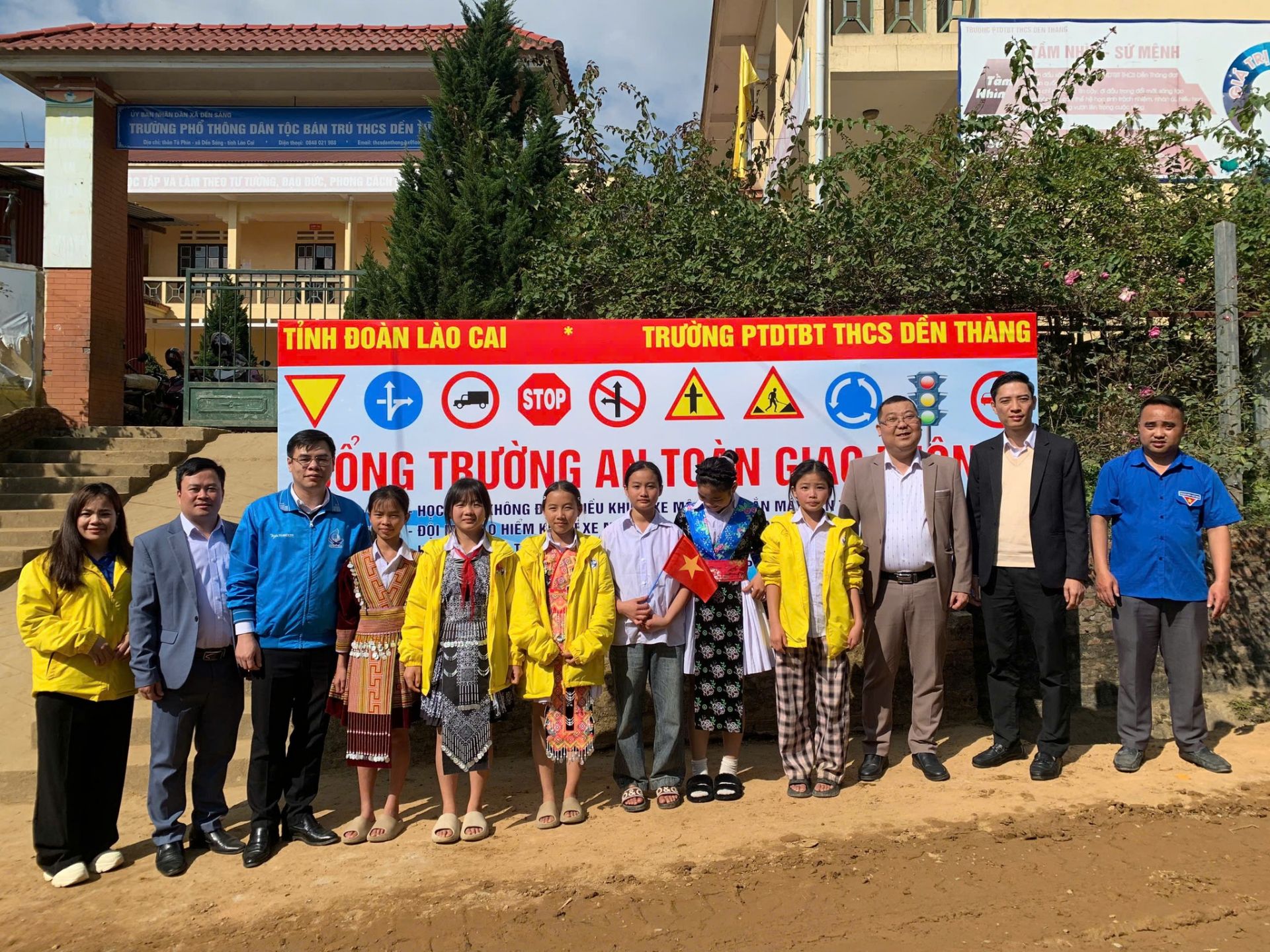 Nhờ c&oacute; sự hỗ trợ từ chương tr&igrave;nh, học sinh v&ugrave;ng cao c&oacute; th&ecirc;m động lực đến trường. 