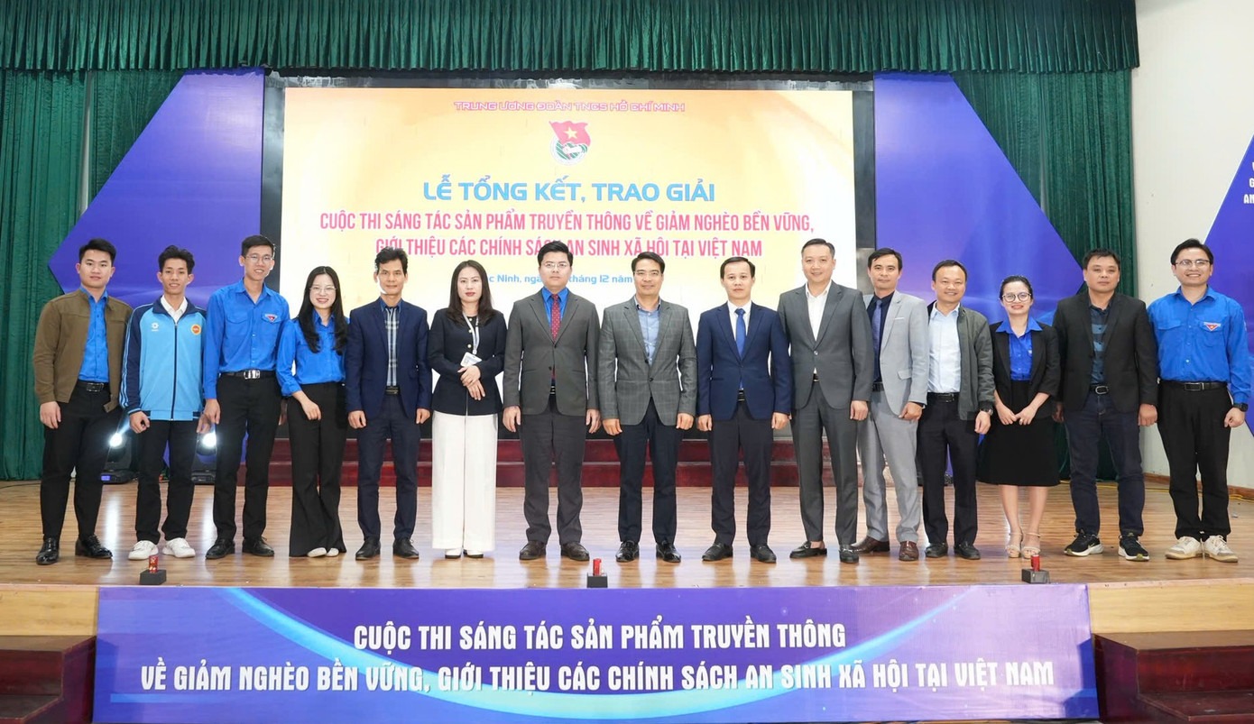 C&aacute;c đại biểu tham dự lễ trao giải.