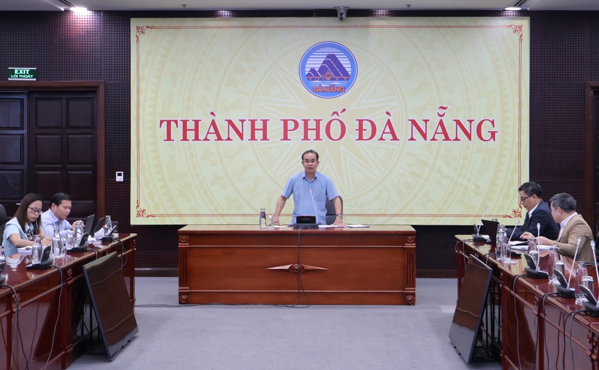 Ph&oacute; Chủ tịch UBND th&agrave;nh phố Trần Anh Tuấn ph&aacute;t biểu kết luận cuộc họp.