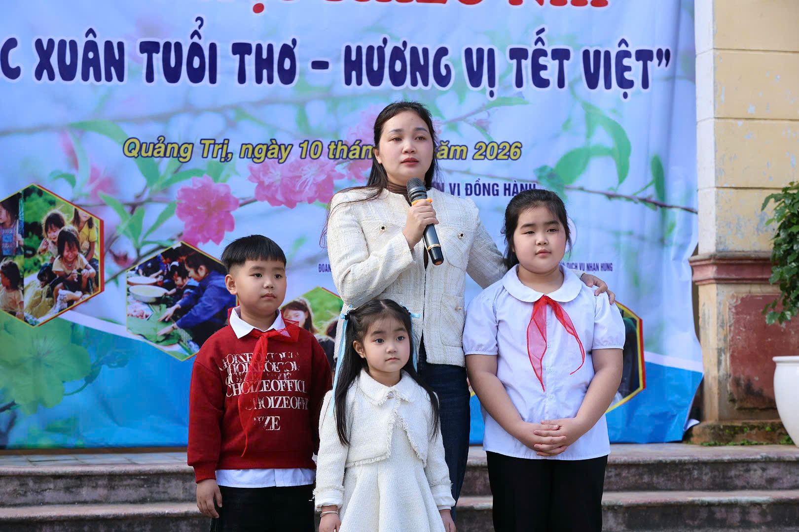 Gia đ&igrave;nh c&ocirc; Vũ Tuyết Minh, t&agrave;i trợ xe đạp tại ng&agrave;y hội.