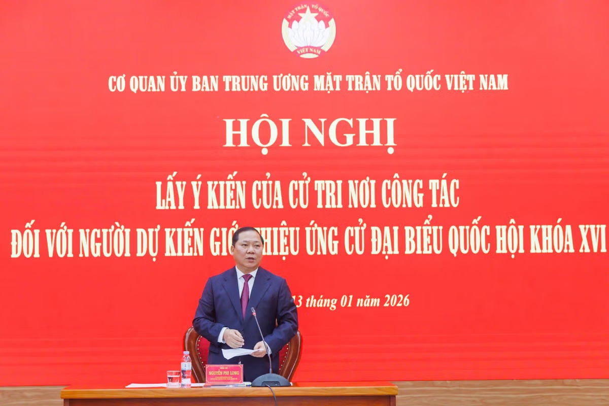 Ph&oacute; B&iacute; thư Đảng ủy MTTQ, c&aacute;c đo&agrave;n thể Trung ương Nguyễn Phi Long ph&aacute;t biểu tại Hội nghị. 
