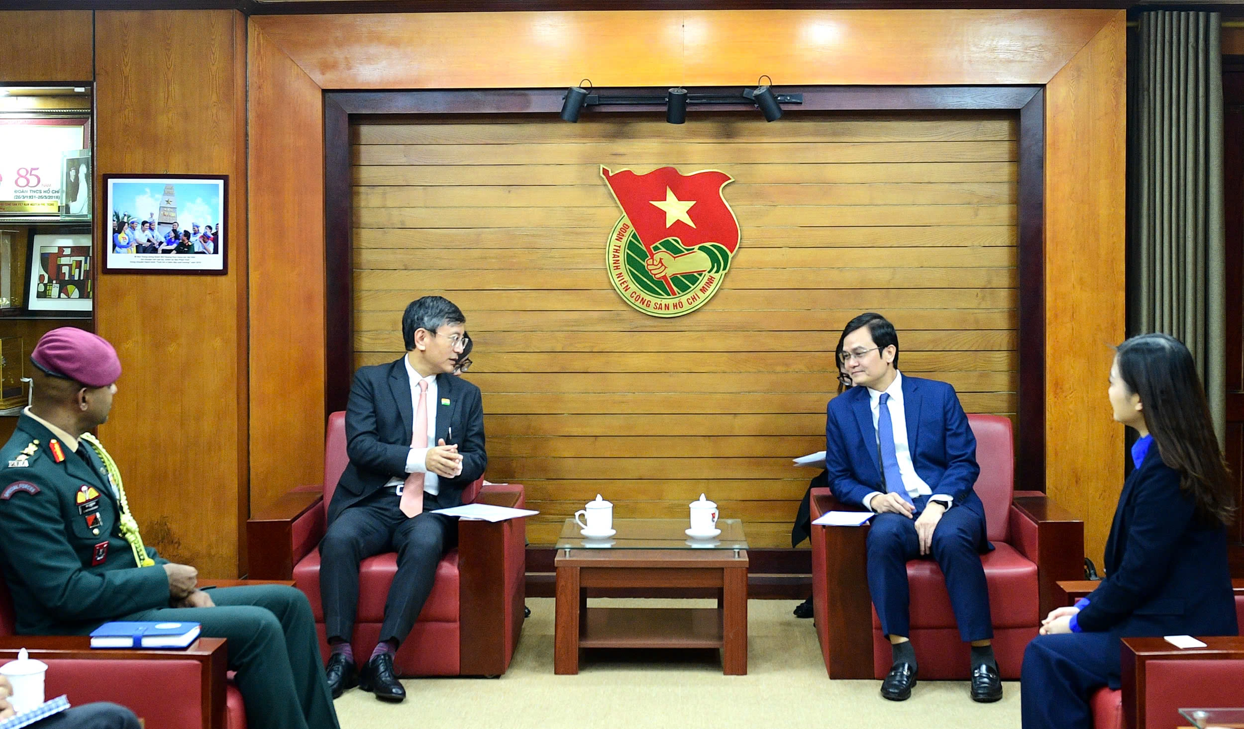 B&iacute; thư thứ nhất T.Ư Đo&agrave;n B&ugrave;i Quang Huy v&agrave; Đại sứ Tshering W.Sherpa tại buổi tiếp.