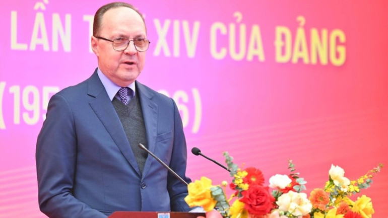 Đại sứ Đặc mệnh to&agrave;n quyền Li&ecirc;n bang Nga tại Việt Nam Gennady Stepanovich Bezdetko ph&aacute;t biểu.