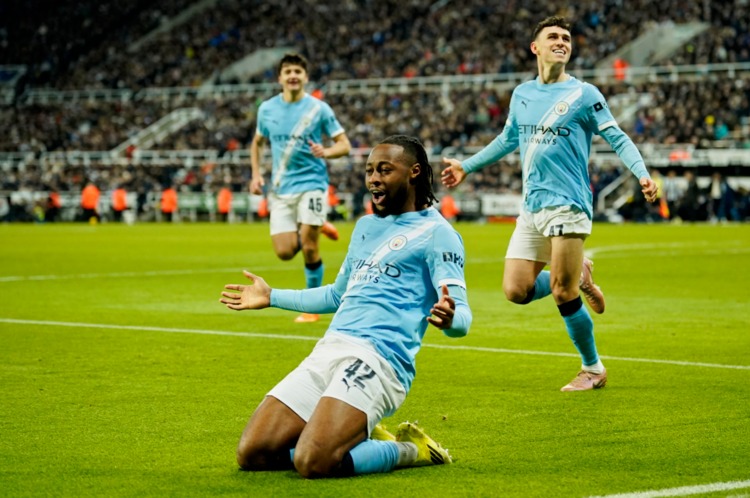 Antoine Semenyo ghi b&agrave;n trong trận Man City thắng Newcastle 2-0 ở lượt đi b&aacute;n kết Cup Li&ecirc;n đo&agrave;n ng&agrave;y 13/1/2026.