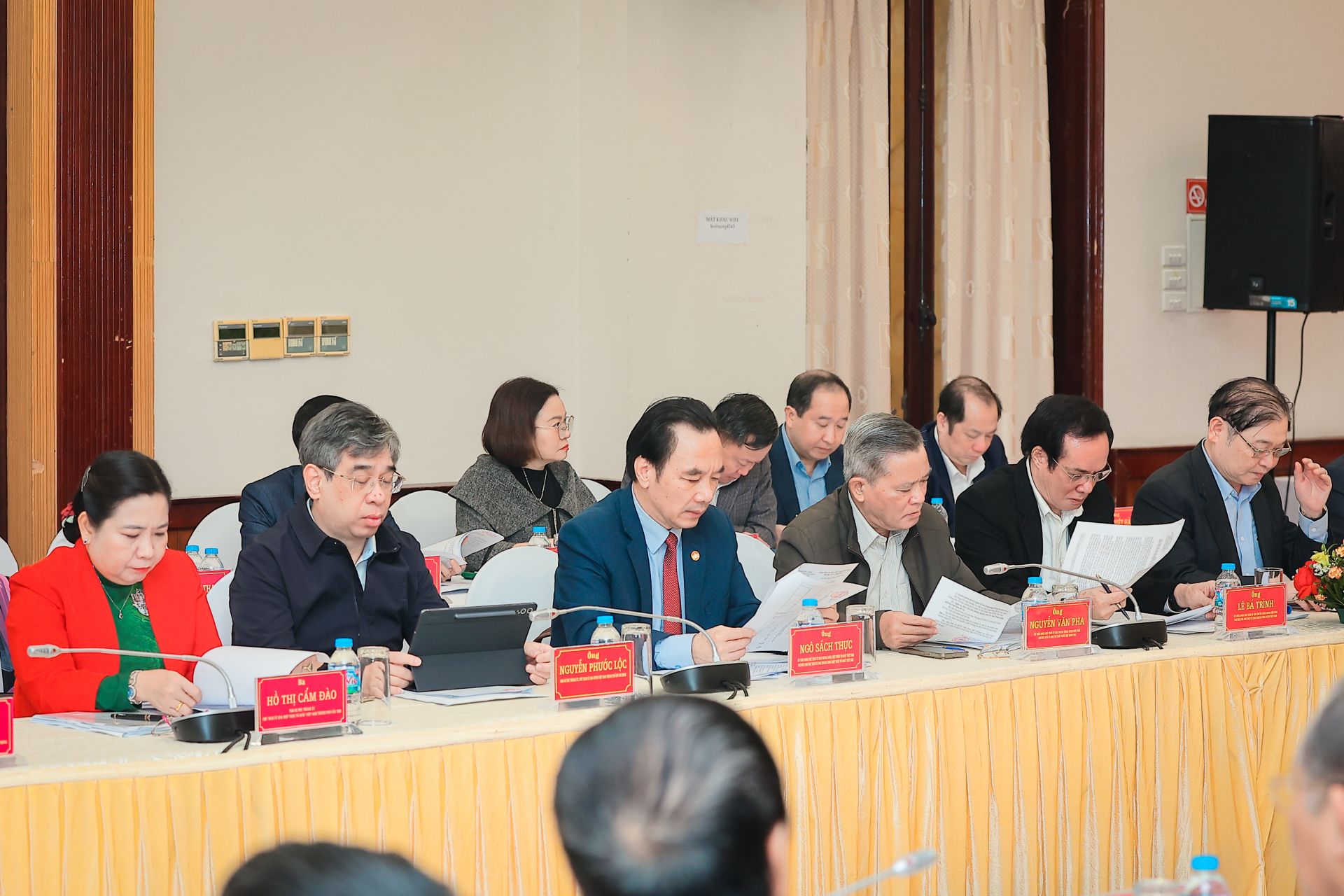 C&aacute;c đại biểu nghe b&aacute;o c&aacute;o tại Hội nghị.