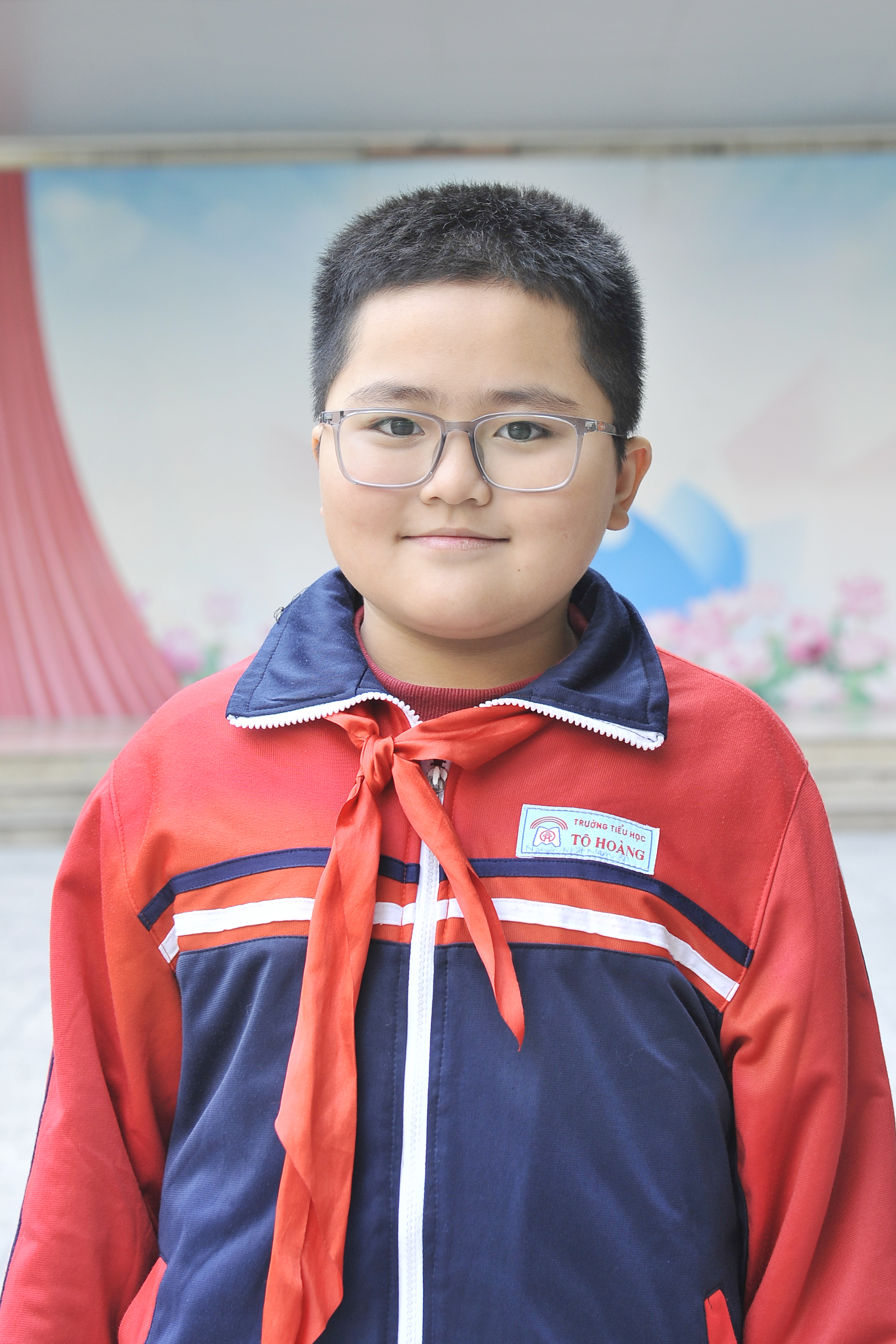 Bạn Nguyễn Ho&agrave;ng Uy Vũ hun đ&uacute;c niềm tự h&agrave;o d&acirc;n tộc qua m&ocirc;n học.