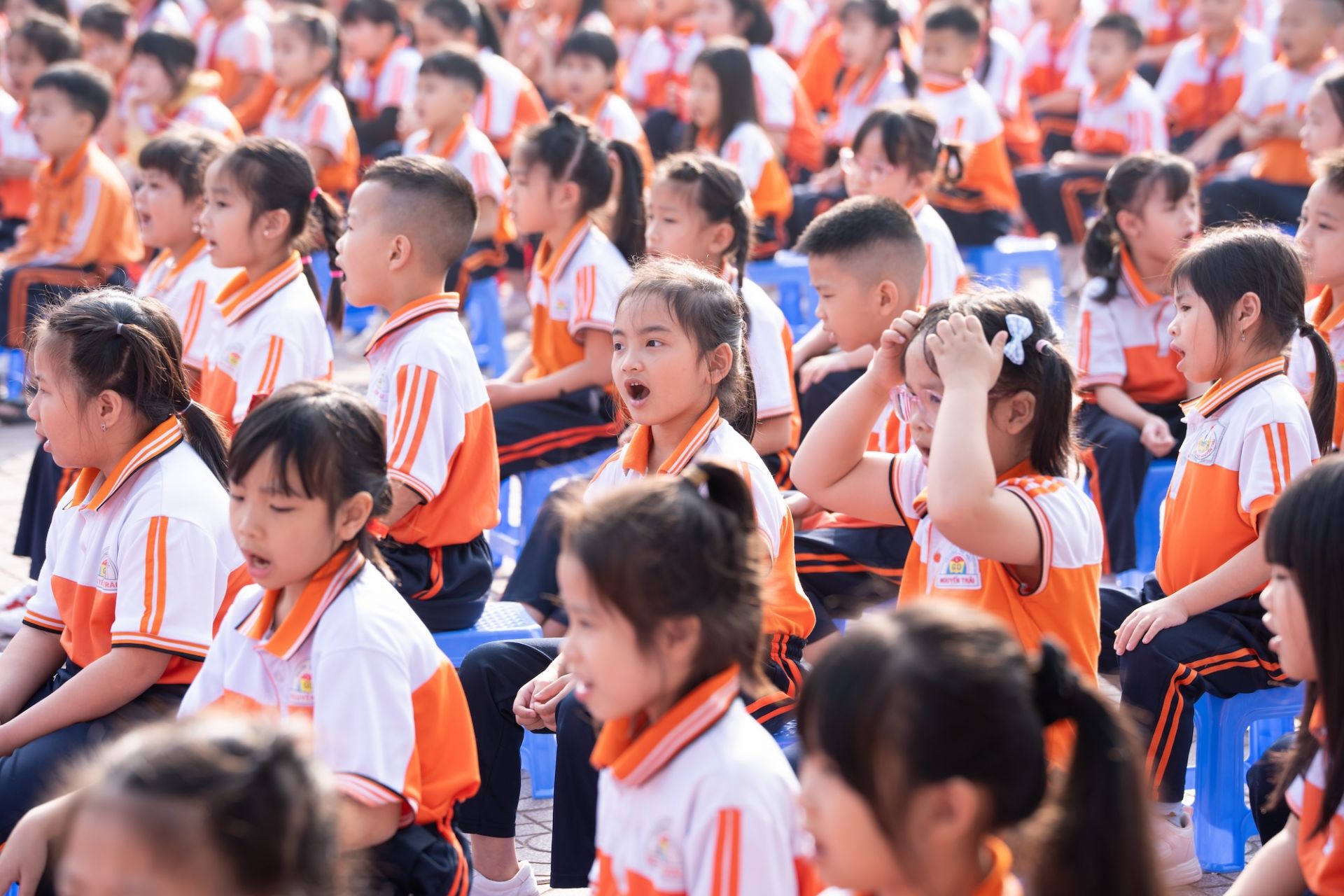 C&aacute;c bạn học sinh của nh&agrave; trường t&iacute;ch cực  tham gia c&aacute;c hoạt động, tr&ograve; chơi tại Lễ ph&aacute;t động.