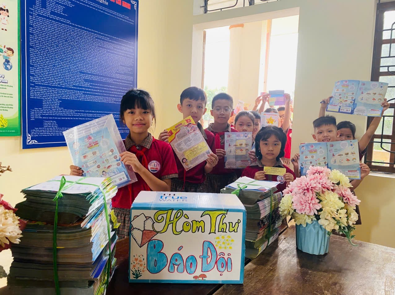 Hằng tuần mỗi l&uacute;c b&aacute;o về l&agrave; c&aacute;c bạn lại đọc, l&agrave;m b&agrave;i v&agrave; đến h&ograve;m thư ph&ograve;ng Đội để nộp b&agrave;i về T&ograve;a soạn