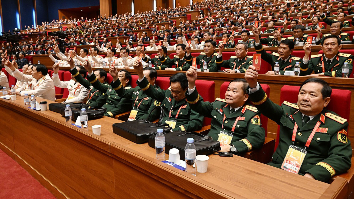 Rút ngắn thời gian làm việc Đại hội đại biểu toàn quốc lần thứ XIV của Đảng