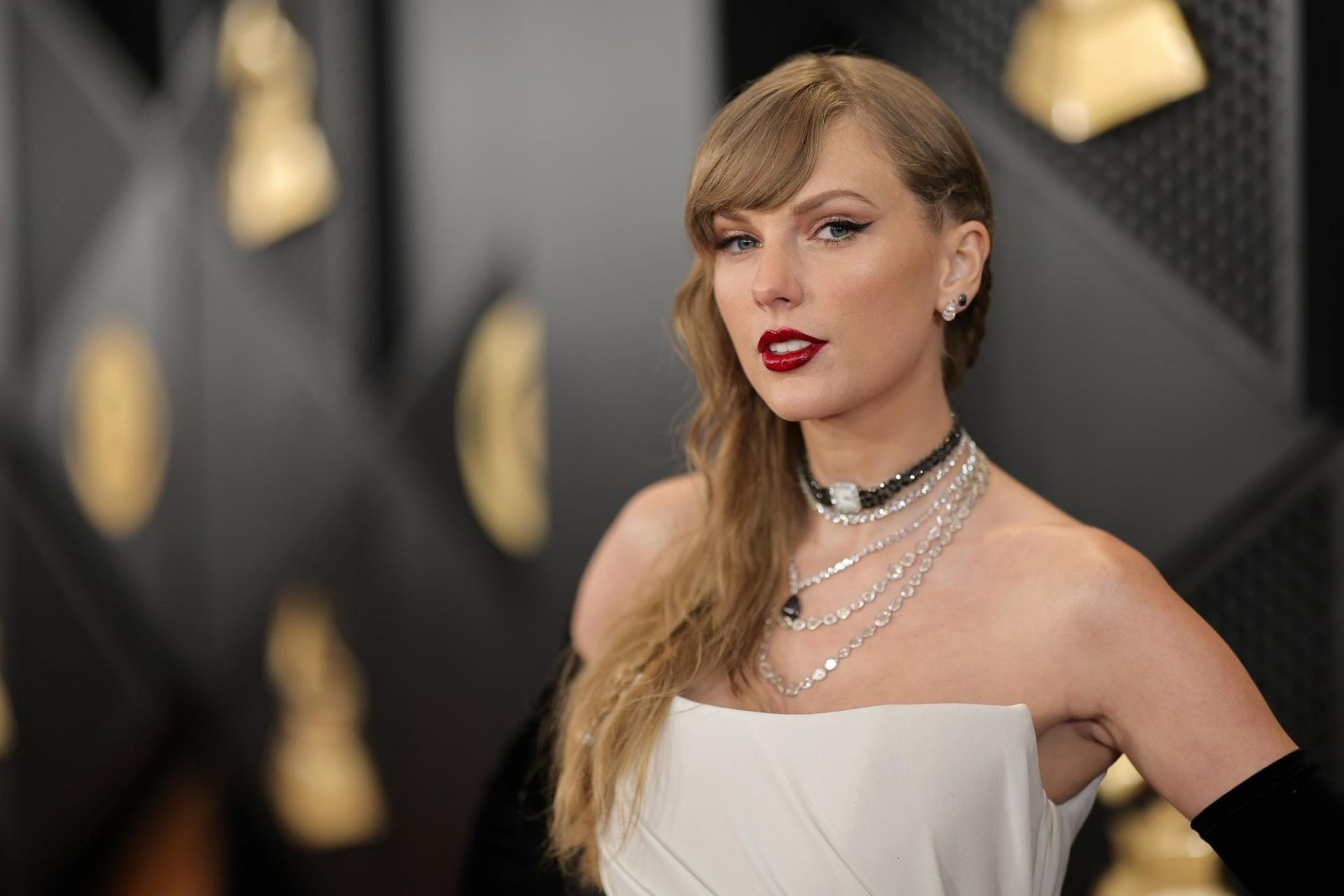 Taylor Swift tiếp tục c&oacute; th&ecirc;m th&agrave;nh t&iacute;ch trong sự nghiệp &acirc;m nhạc.