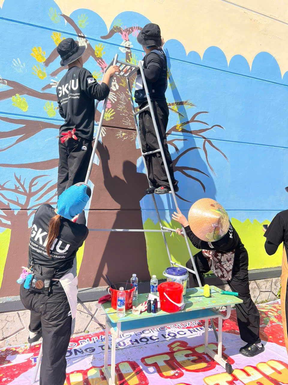 Một số chương tr&igrave;nh được tổ chức trong hoạt động giao lưu.