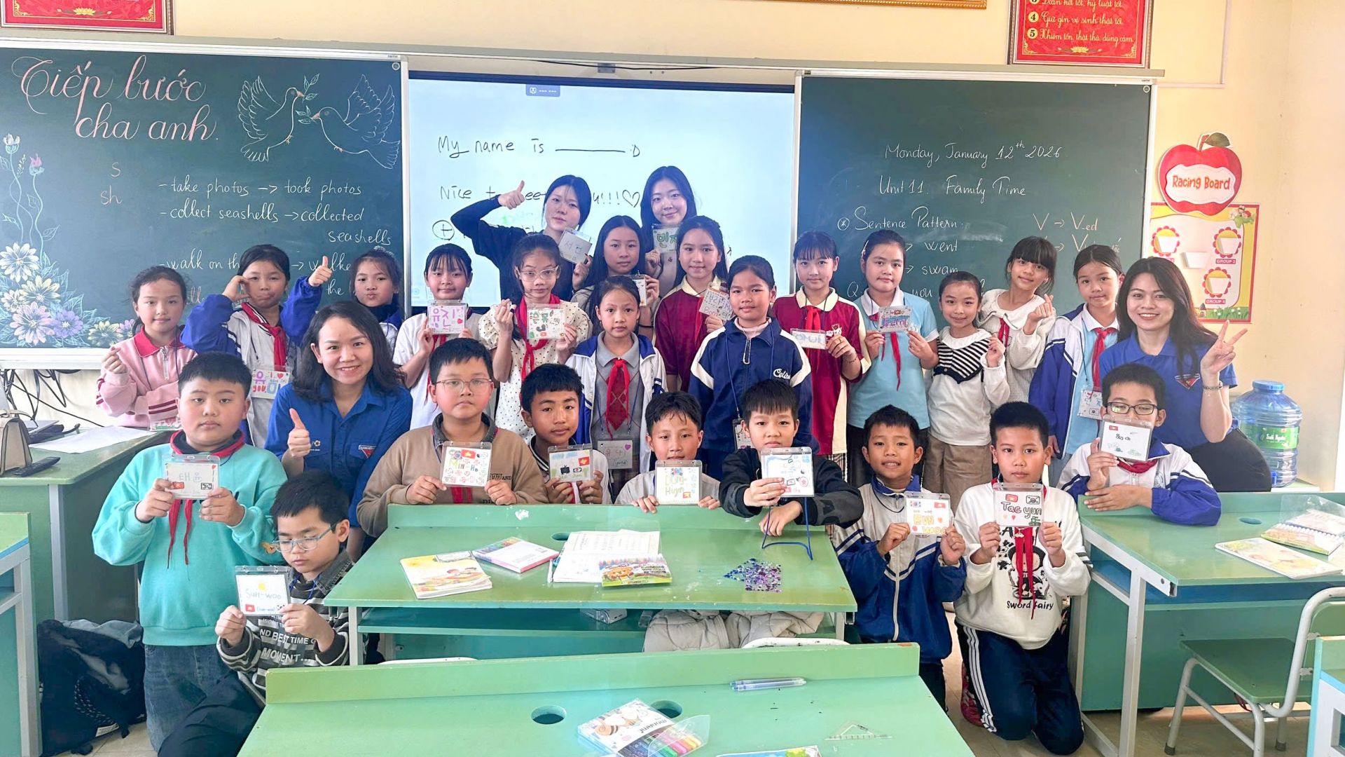 Sinh viên Hàn Quốc giao lưu, trải nghiệm cùng học sinh trường Tiểu học Lộc Ninh