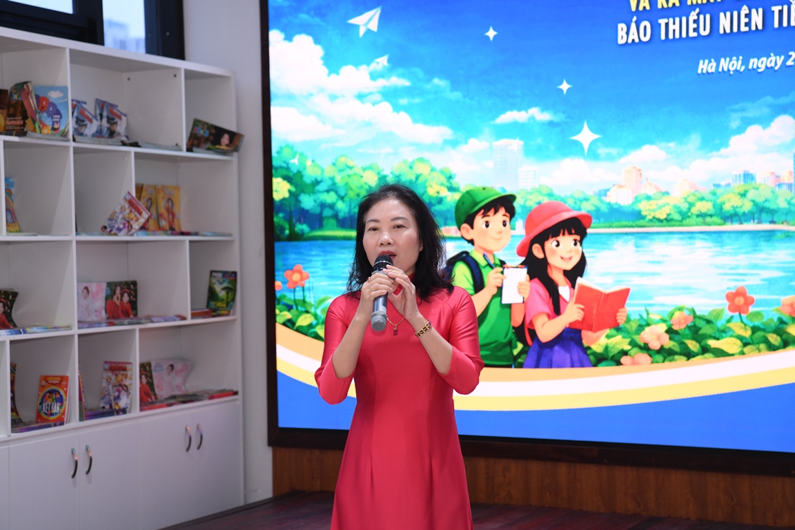 Nh&agrave; gi&aacute;o Ng&ocirc; Thị Hồng Lương &ndash; Hiệu trưởng trường Tiểu học Nguyễn Du, phường H&agrave; Đ&ocirc;ng, H&agrave; Nội ph&aacute;t biểu hưởng ứng cuộc thi.