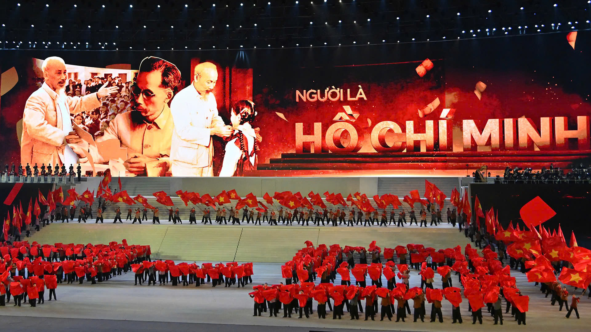 "Dưới lá cờ vẻ vang của Đảng" chào mừng thành công Đại hội Đảng lần thứ XIV