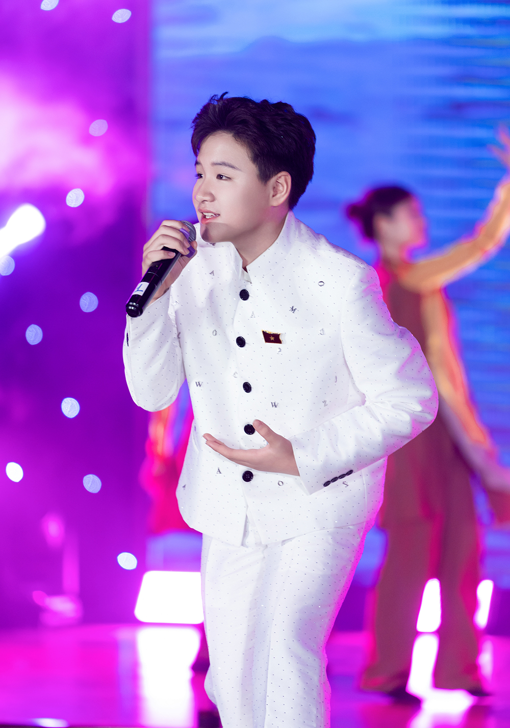 Ca sĩ nh&iacute; Ho&agrave;ng Trung Hải.