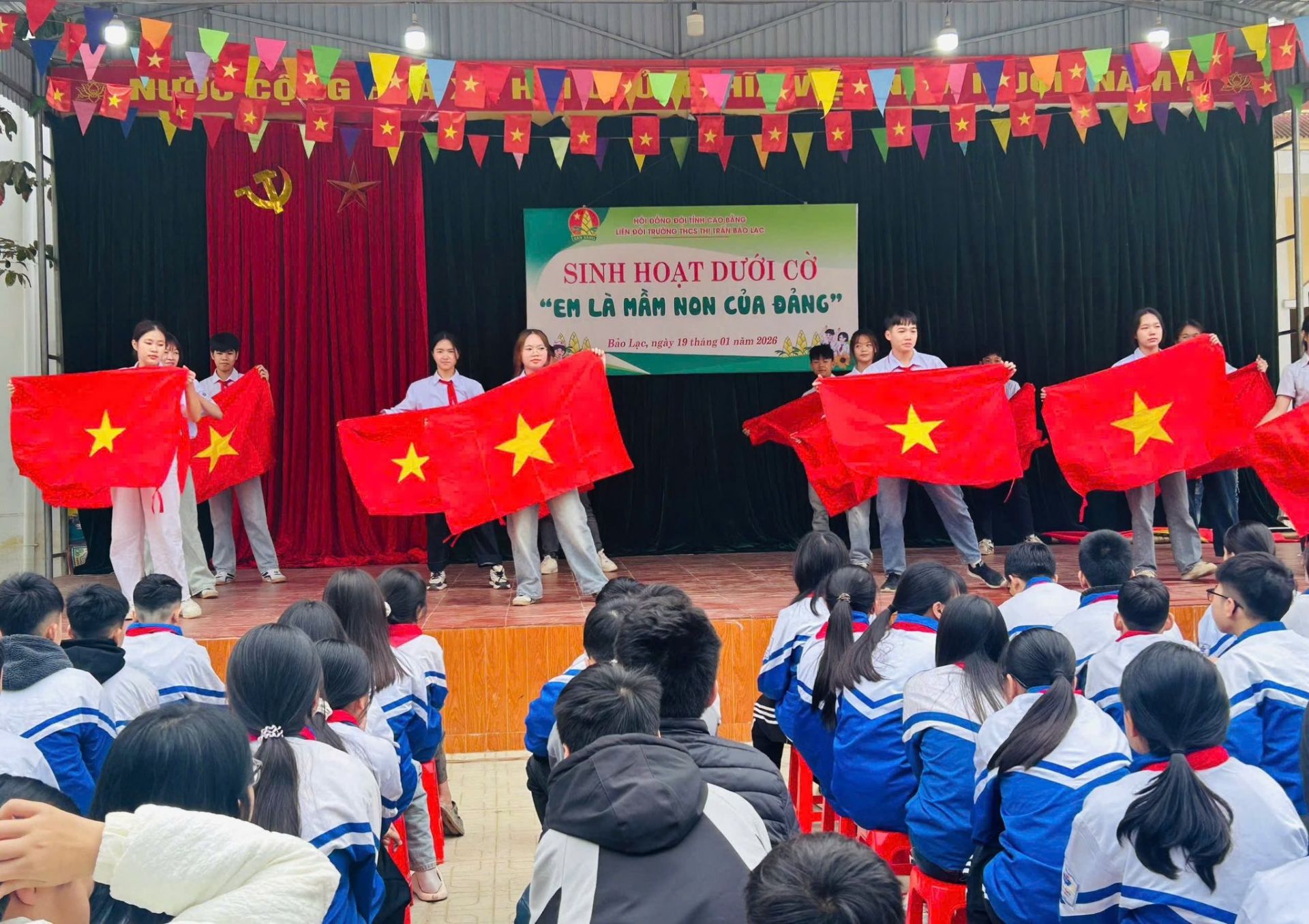 Thiếu nhi Cao Bằng hướng về Đại hội Đảng lần thứ XIV.