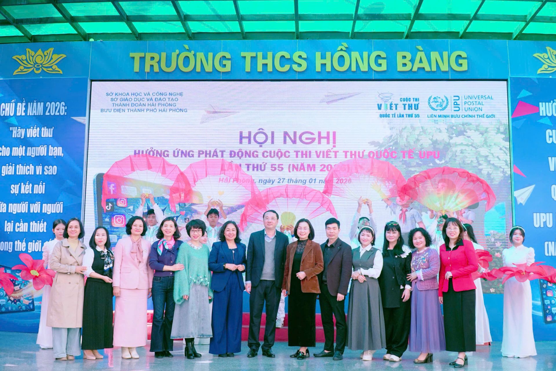 Từ Trường THCS Hồng B&agrave;ng, những l&aacute; thư UPU mang th&ocirc;ng điệp kết nối y&ecirc;u thương sẽ &ldquo;l&ecirc;n đường&rdquo;.