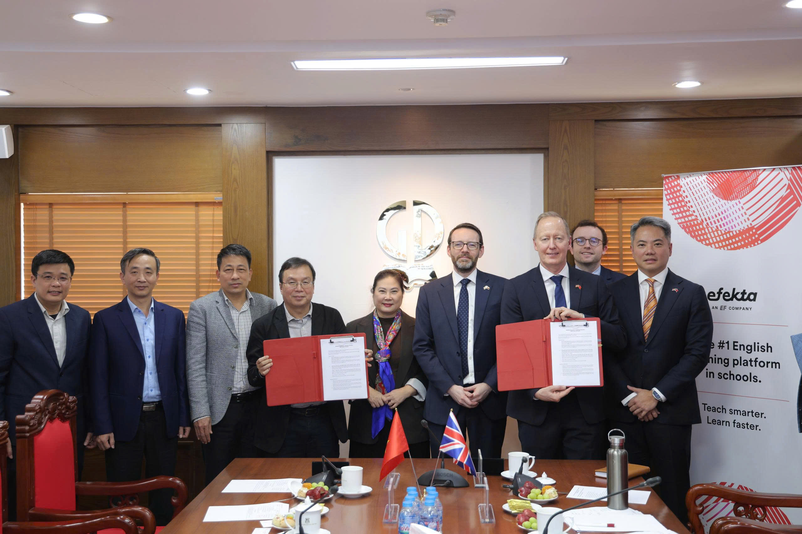 NXBGDVN v&agrave; Tập đo&agrave;n Efekta Education k&yacute; kết bi&ecirc;n bản ghi nhớ hợp t&aacute;c trong lĩnh vực dạy v&agrave; học tiếng Anh.