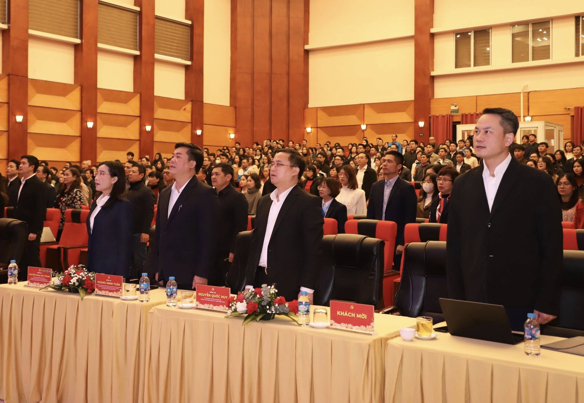 C&aacute;c đại biểu tham dự chương tr&igrave;nh kỷ niệm.