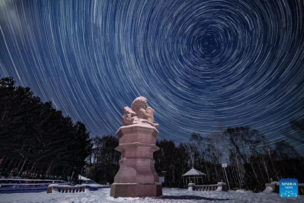 Kh&ocirc;ng chỉ nổi tiếng với băng tuyết v&agrave; rừng taiga, Hắc Long Giang c&ograve;n được giới nhiếp ảnh thi&ecirc;n văn đ&aacute;nh gi&aacute; cao nhờ vị tr&iacute; địa l&yacute; gần c&aacute;c v&ugrave;ng cực quang.