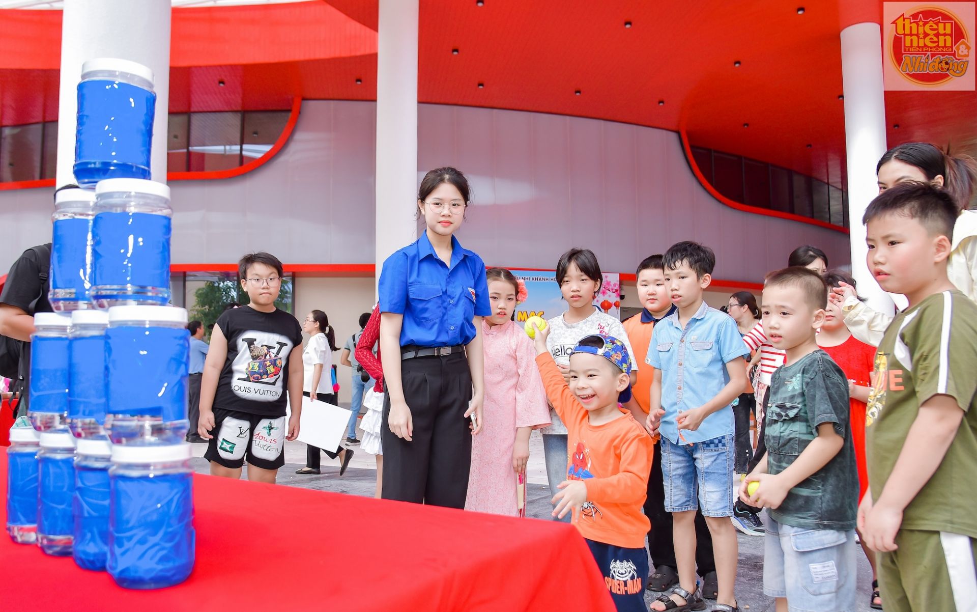 Tham gia những tr&ograve; chơi vừa vui vừa được nhận qu&agrave;.