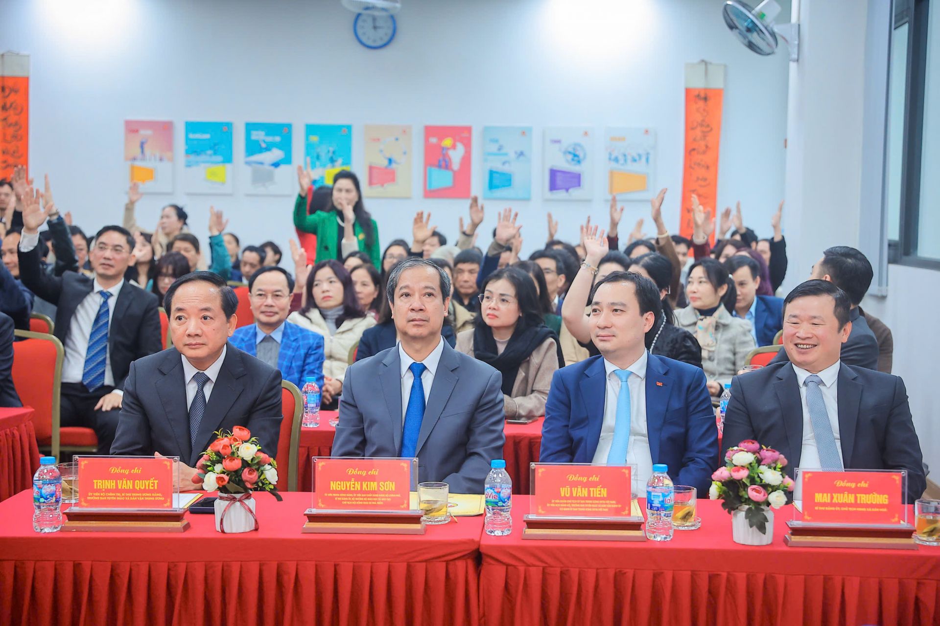 &Ocirc;ng Trịnh Văn Quyết, Ủy vi&ecirc;n Bộ Ch&iacute;nh trị, B&iacute; thư Trung ương Đảng, Trưởng Ban Tuy&ecirc;n gi&aacute;o v&agrave; D&acirc;n vận Trung ương ph&aacute;t biểu.