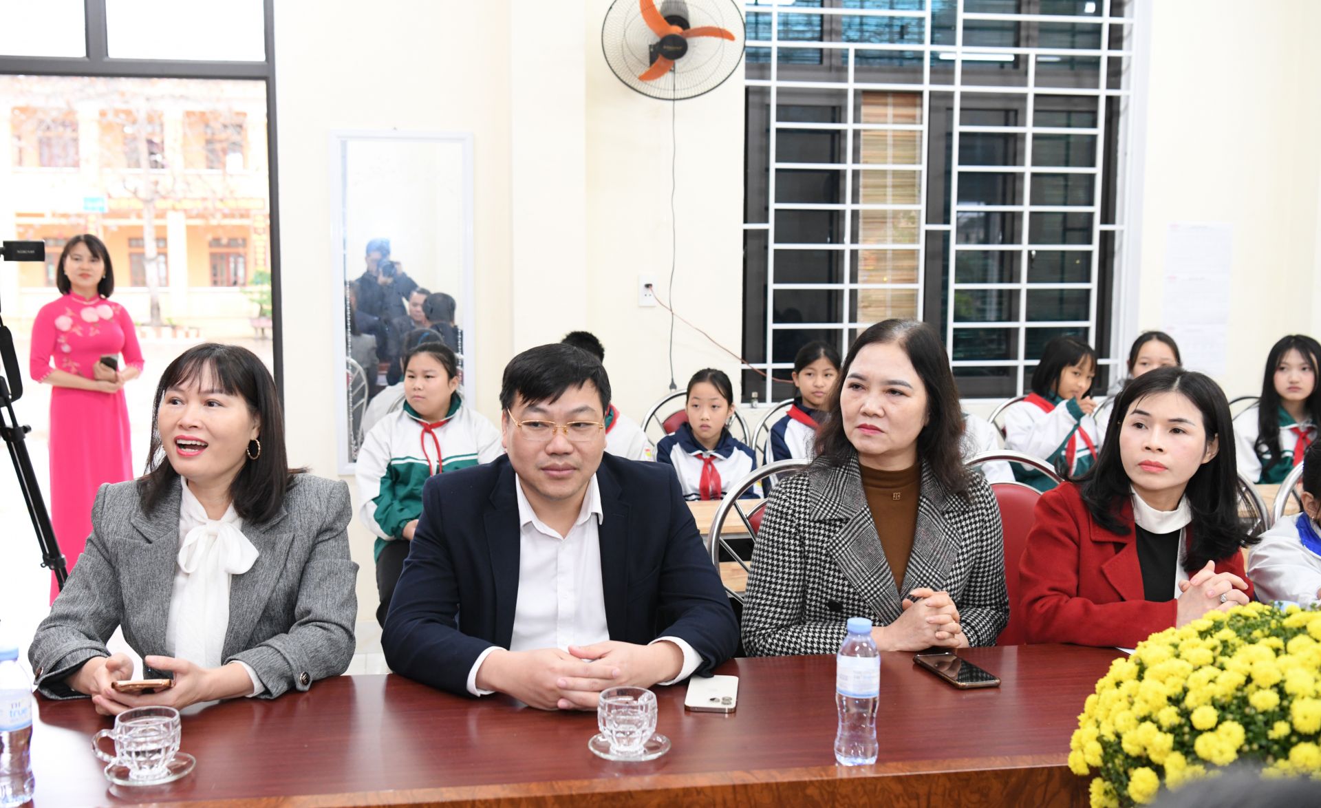 C&aacute;c đại biểu tham dự chương tr&igrave;nh.