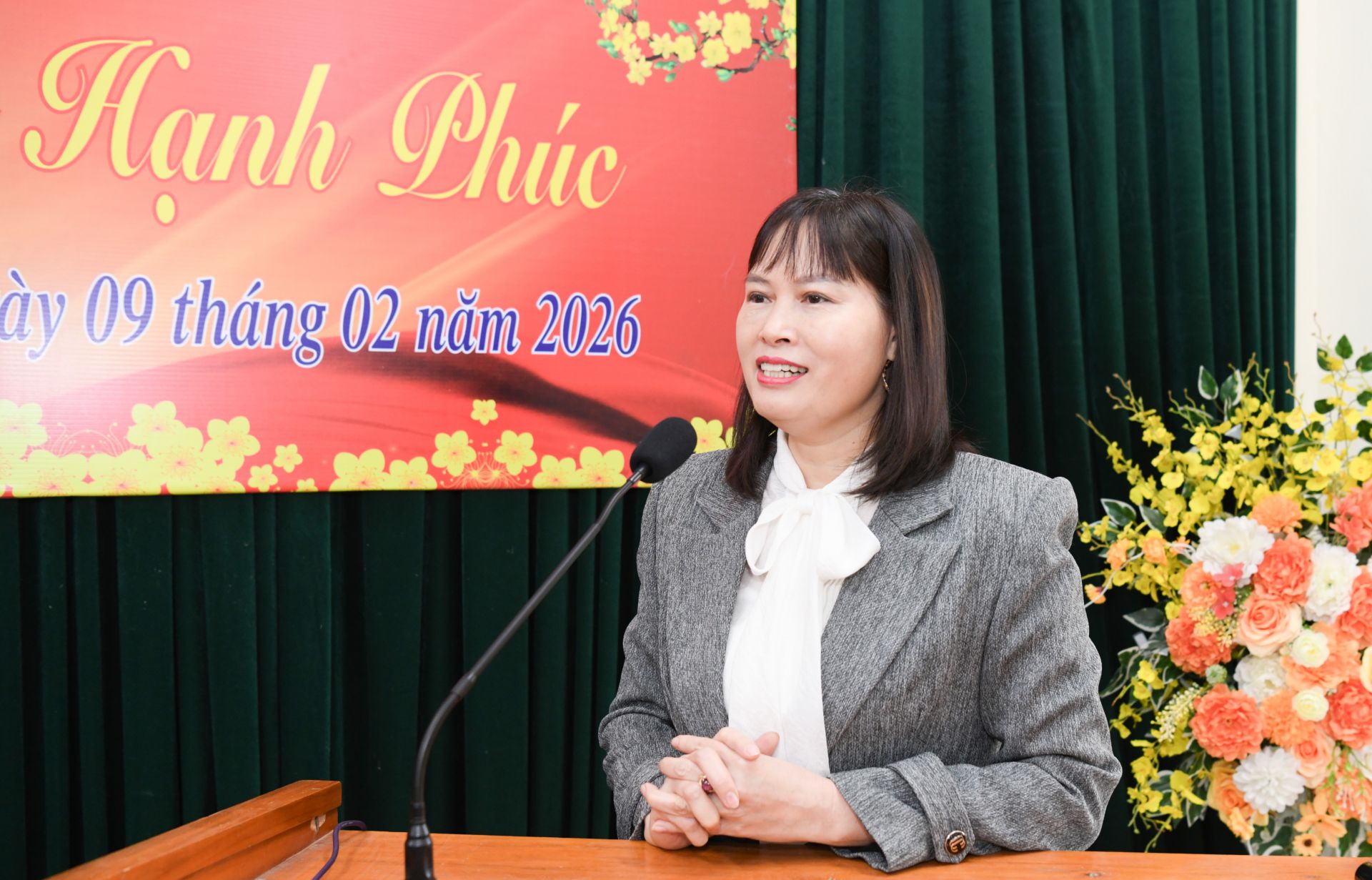 Nh&agrave; gi&aacute;o Ưu t&uacute; Đ&agrave;o Thị Hương Giang ph&aacute;t biểu tại chương tr&igrave;nh.