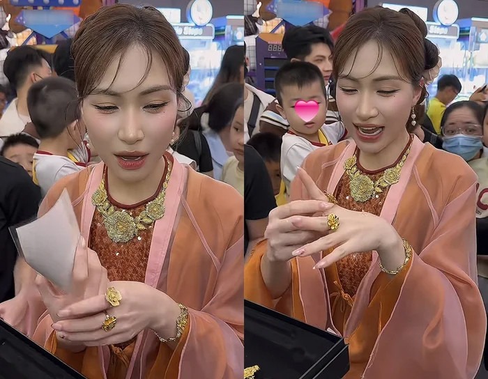 H&ograve;a Minzy bật cười khi kh&aacute;n giả tặng 6 