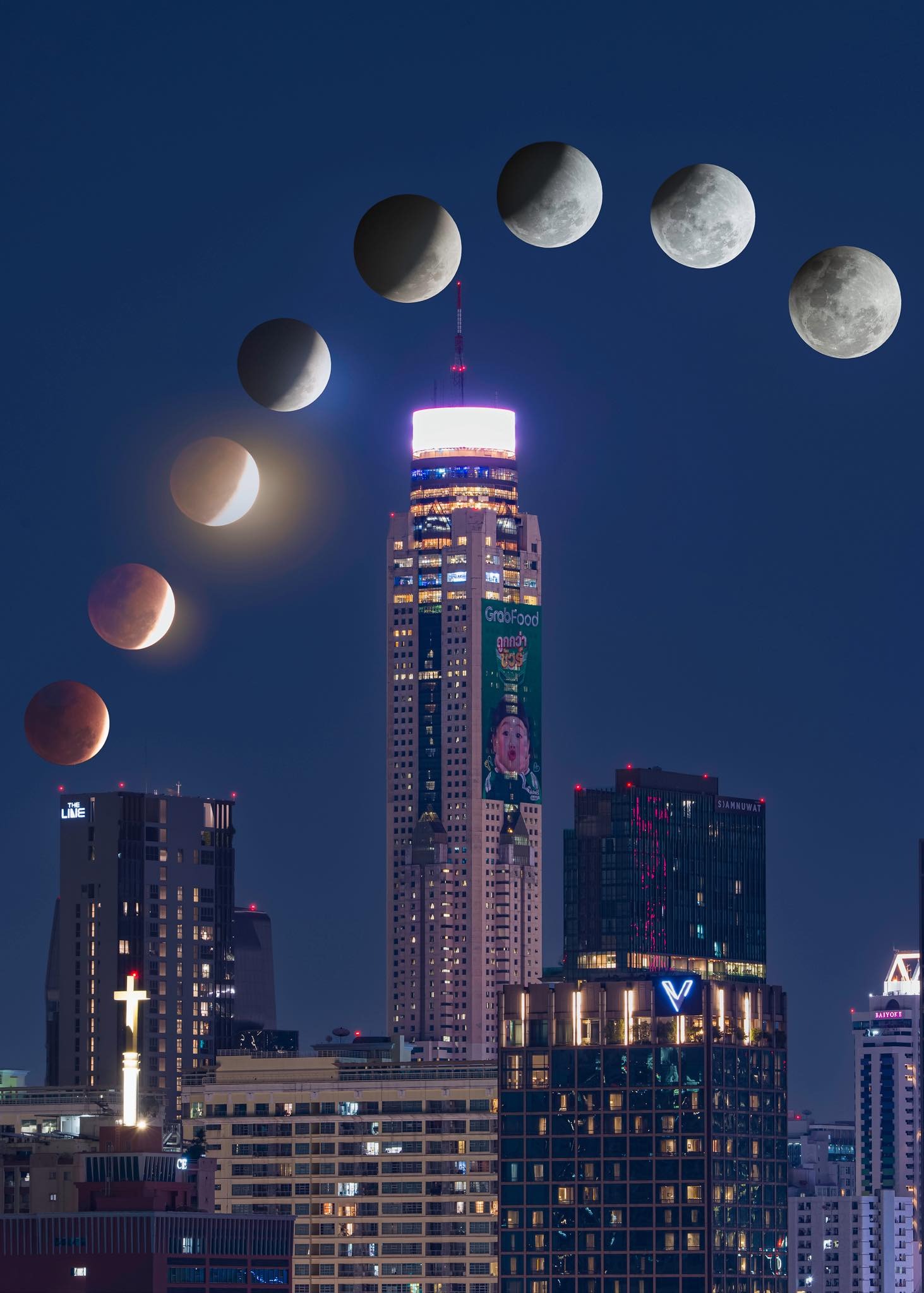 H&igrave;nh ảnh hiện tượng nguyệt thực to&agrave;n phần tại TP. HCM