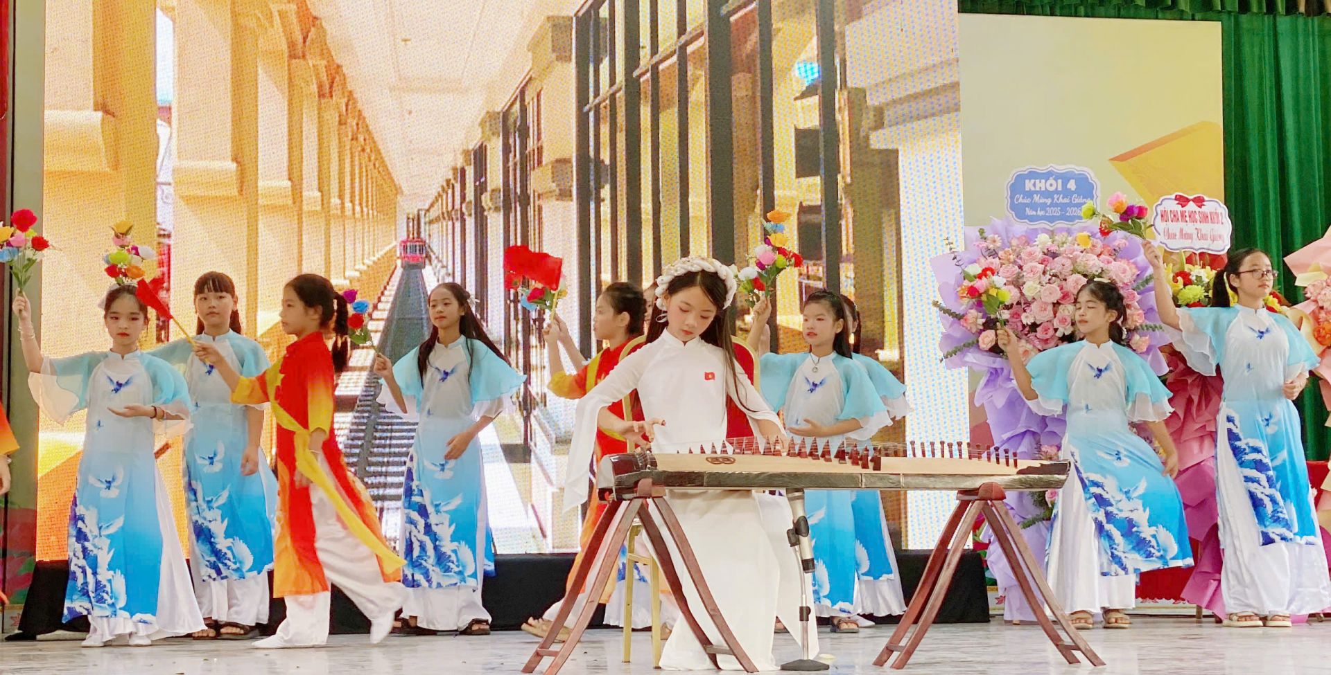 Tuệ Linh c&oacute; năng khiếu về nghệ thuật.