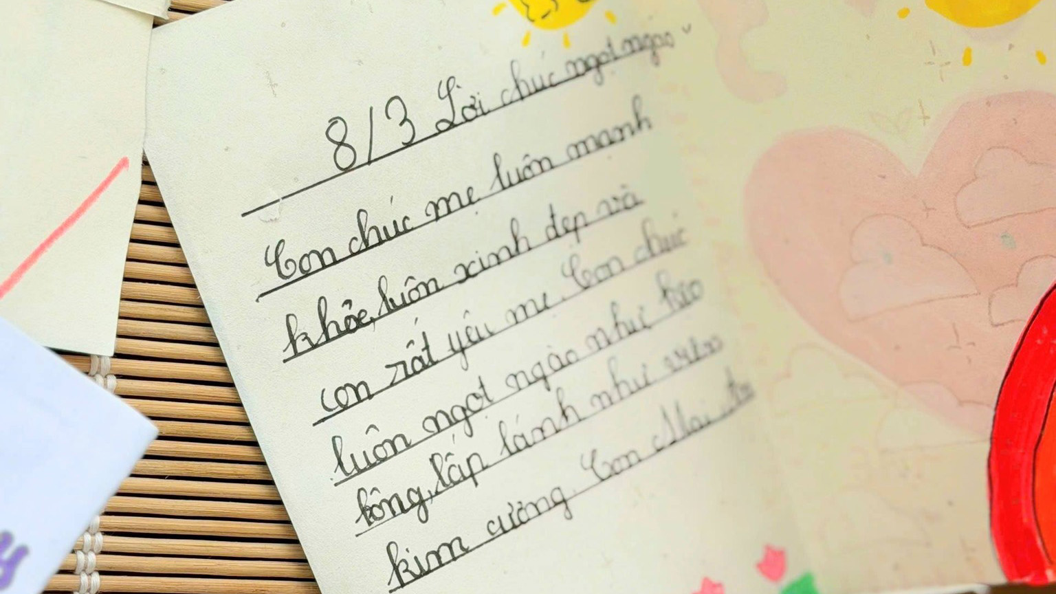 Những món quà ý nghĩa tặng mẹ, tặng cô trong ngày 8/3