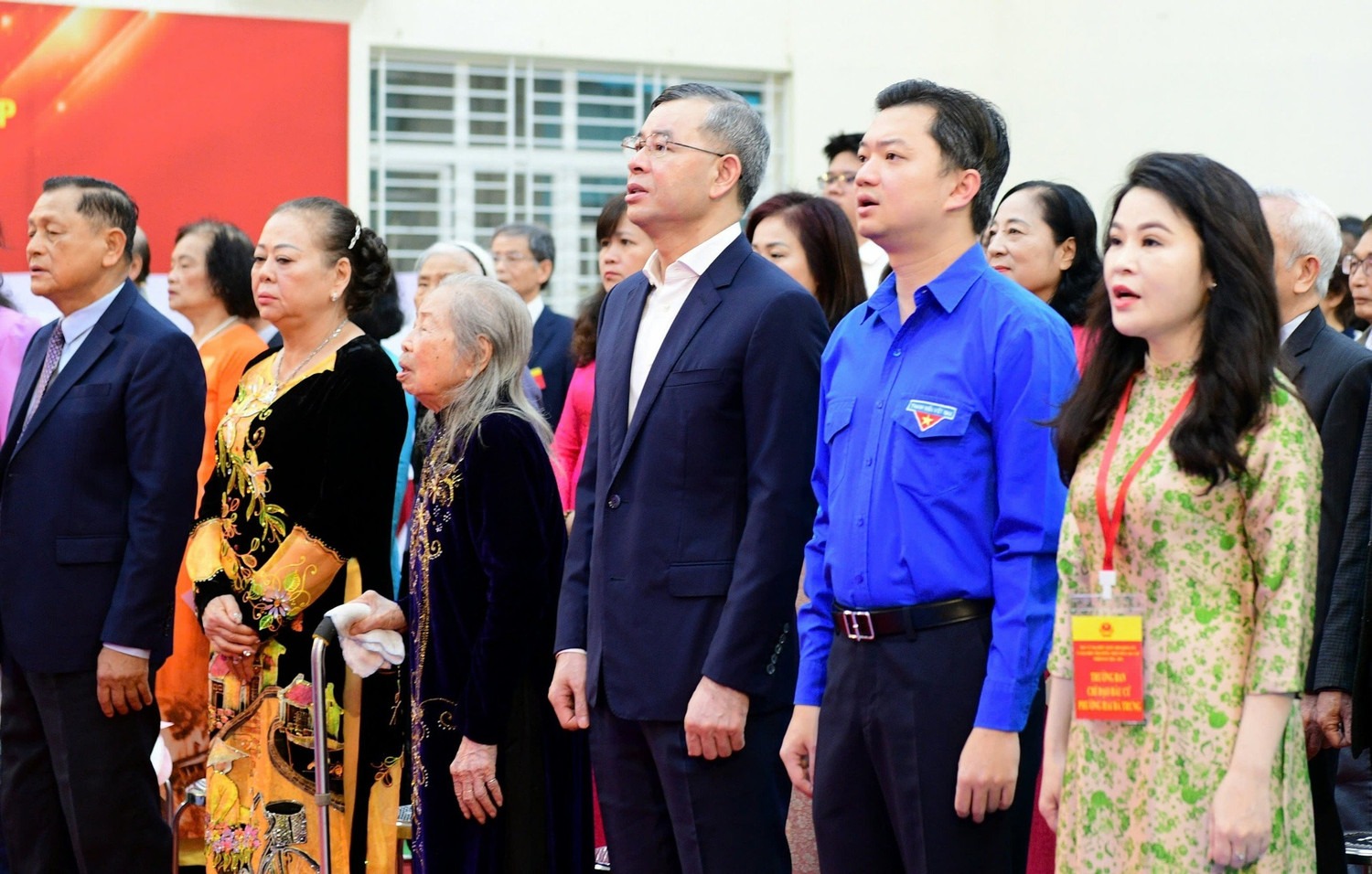 Anh Nguyễn Minh Triết - Ủy vi&ecirc;n dự khuyết T.Ư Đảng, B&iacute; thư thường trực T.Ư Đo&agrave;n, Chủ tịch T.Ư Hội Sinh vi&ecirc;n Việt Nam tham gia bỏ phiếu tại Tại Tổ bầu cử số 8, thuộc đơn vị bầu cử số 2, phường Hai B&agrave; Trưng, TP. H&agrave; Nội.
