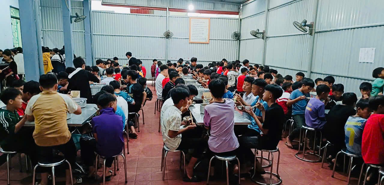 C&aacute;c trường PTNT th&agrave;nh lập c&aacute;c tổ gi&aacute;o dục đặc biệt để chăm s&oacute;c, 